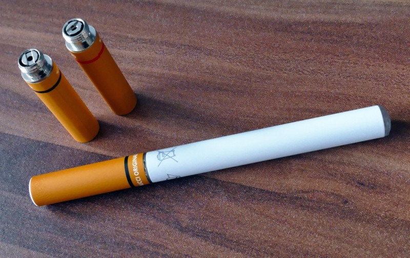 e-cigarette-ROQUEBILLIERE-min_electronic_cigarette_e_cigarette_nicotine_vapor_vaporizer_smoke_tobacco-663282